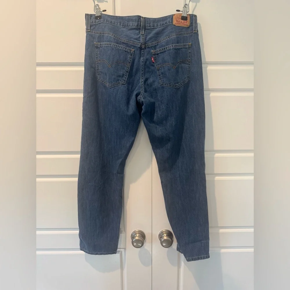 LEVI’S Middy Straight Medium Wash Mid Rise Denim Jeans Causal Womens Size 31